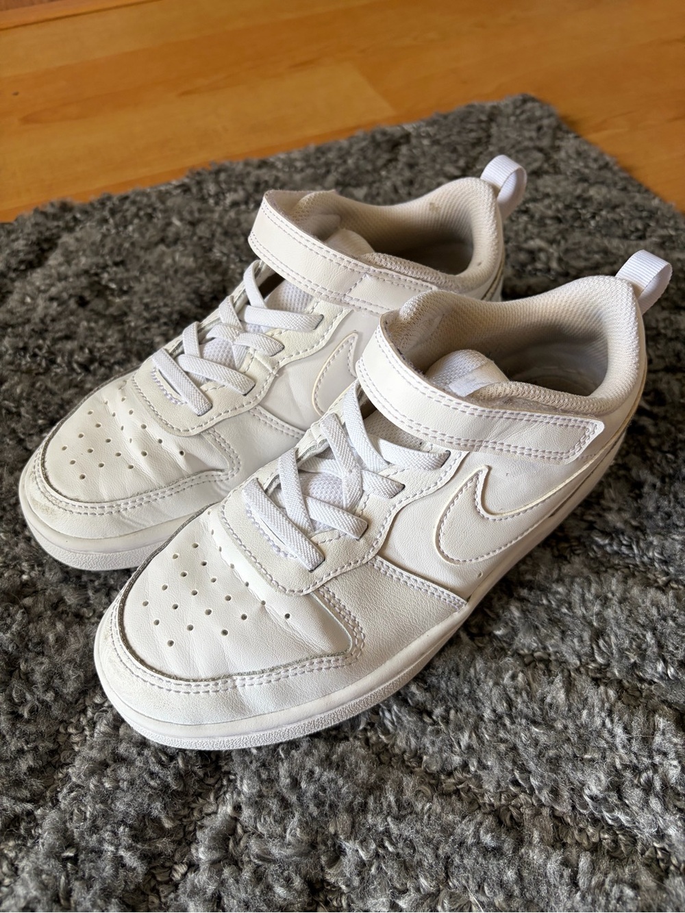 Nike White Kids Sneakers with Velcro Strap
